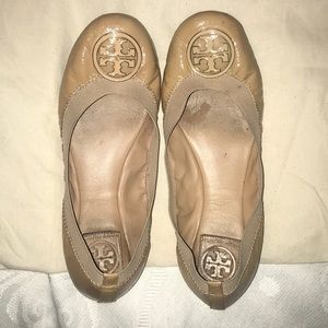 Tory Burch nude/tan ballet flats